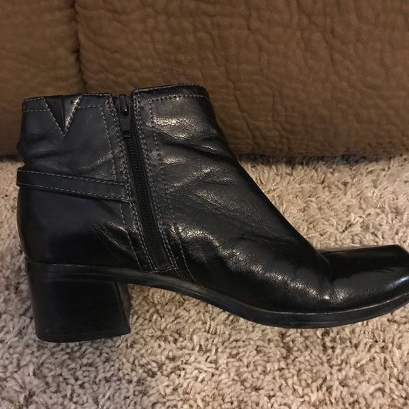 Naturalizer Black Ankle Boots Booties Size 6.5 VGC - Picture 3 of 8